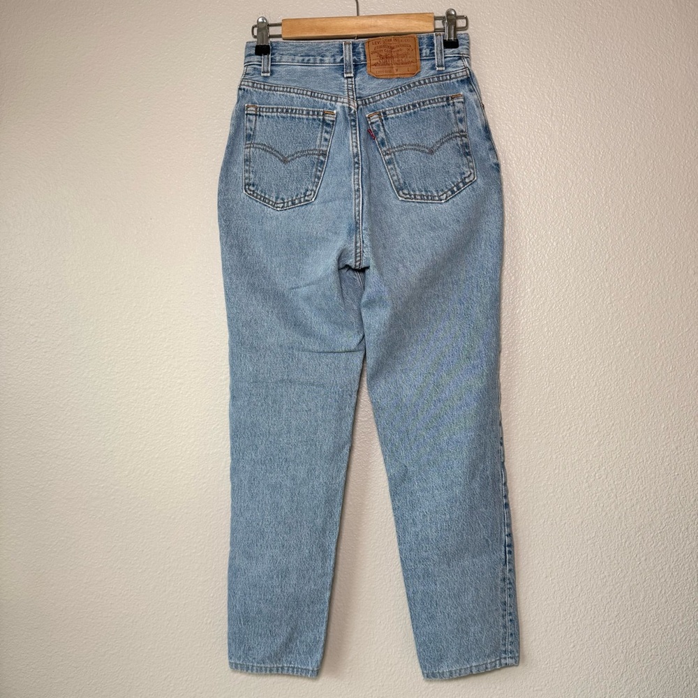 Vintage Levis Mom Jeans Mid Rise Button Fly